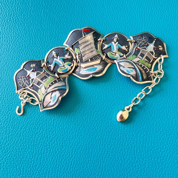 Vintage Jewelry - Picture 4 of 7